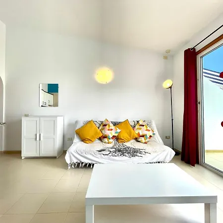 Nice Mp With Freewifi, Well Connected In Tenerife South Apartment *