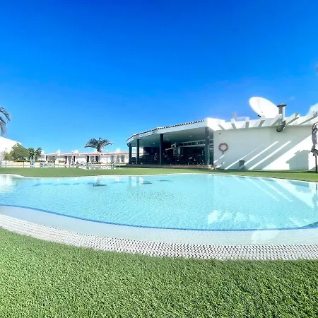 Nice Mp With Freewifi, Well Connected In Tenerife South *